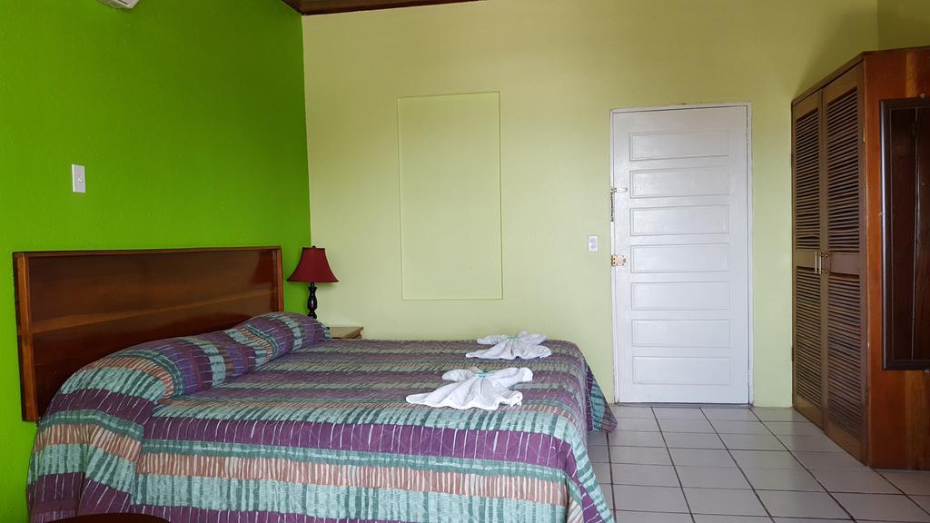 Anchorage Beach Resort Caye Caulker Luaran gambar